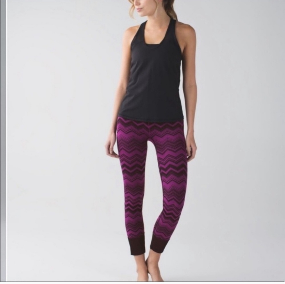 Lululemon sz 6 Ebb to Street Zigzag